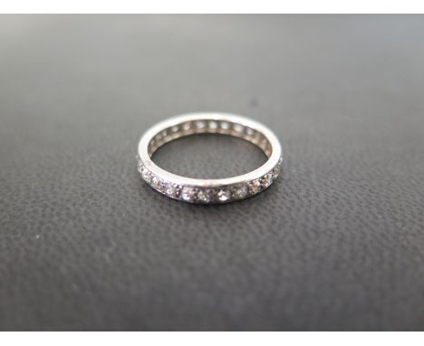 An old-cut diamond full-circle ring - Believed to be platinum - Ring size M 1/2 - Weight approx 3.0gms
Condition Report: Good