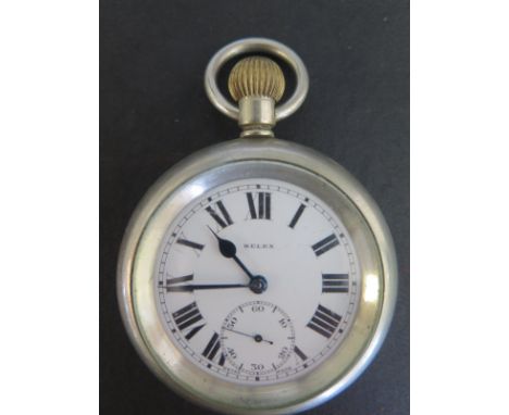 An L.N.E.R. Railway Selex pocket watch with top wind and screw back numbered 6105 L.N.E.R. - 6cm wide - working order
