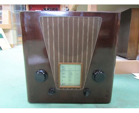 A Murphy 69 walnut cased valve radio, circa 1939 restored 