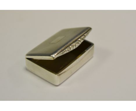 A George III style silver rounded rectangular snuff box, Birmingham 1953