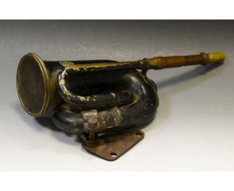 An early 20th century Lucas King of the Road car horn, no.38,  with gauze, 37cm long