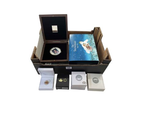 A very good collection of silver proof coins and other coinage. Including Dame Vera Lynn The Portrait 5 oz, silver sovereign 