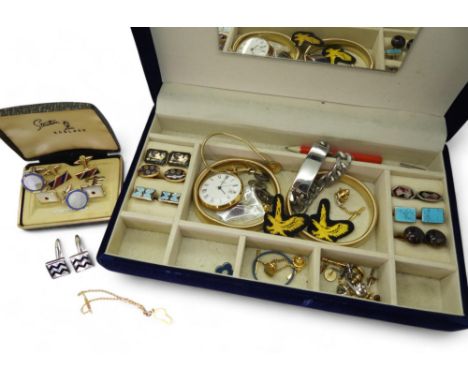 A 9ct gold button fob (?) weight 1.3gms, a collection of cufflinks to include Japanese Damascene, silver turquoise examples, 