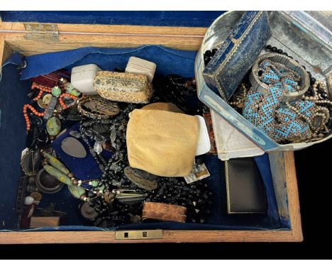 Trinket box and contents including jewellery.