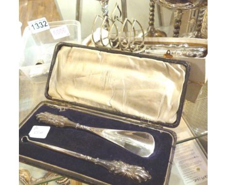 Vintage cased silver handled shoe horn and button hook set, Birmingham c1913