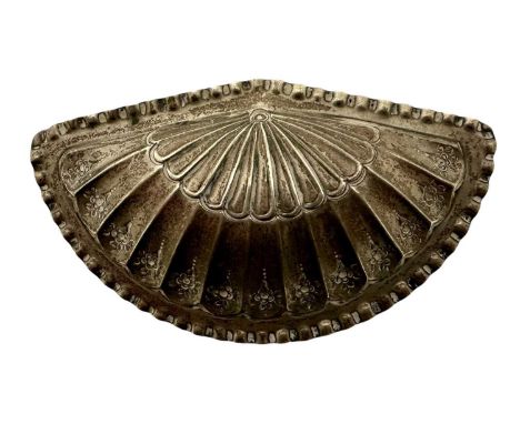 Edwardian silver box of fan shape with embossed decoration to hinged lid and reeded borders (Chester 1903), 3.3ozs