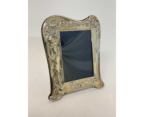 Silver art nouveau style photograph frame, Sheffield 1989, to hold a photograph 13cm x 9cm