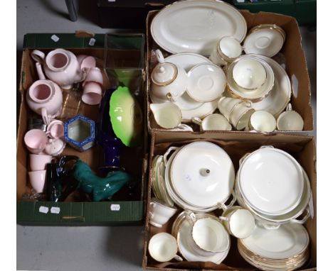 A quantity of Duchess 'Ascot' dinner and teaware to include dinner plates, side plates, tureens, cups, saucers, teapot, bowls