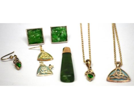 A quantity of silver jewellery to include a 925 stamped silver Celtic knot and mother of pearl pendant on chain, with matchin