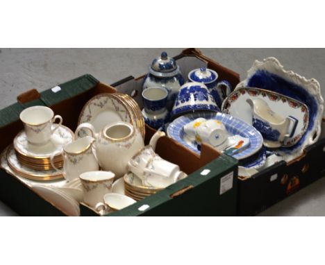 A quantity of ceramics to include a Queen's 'Garland Rose' part dinner and tea service, Oriental-style and willow pattern din