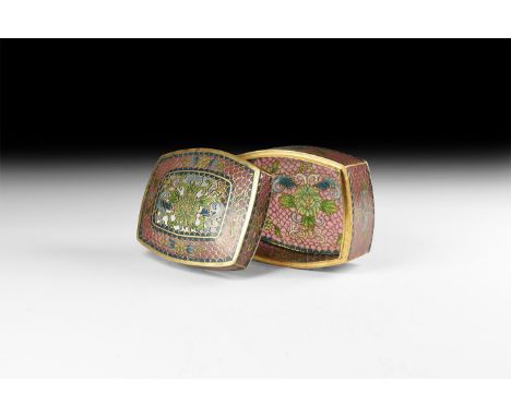 19th century AD. A glass container with gilt wire cloisons in a scale pattern to the body, floral bands to the sides of the l