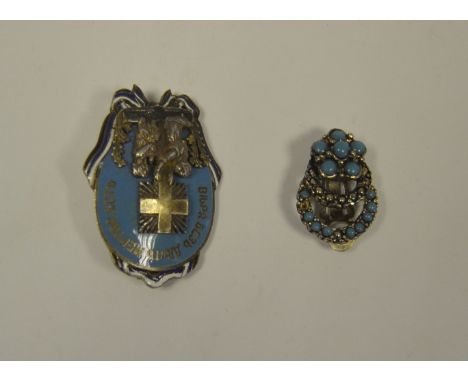 A Russian silver and enamel badge, 84 zolotnik, kokoshnik mark