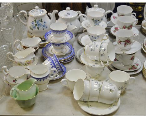 A Sadler 'Wellington' pattern tea service; other teaware; cream and sugars; etc.