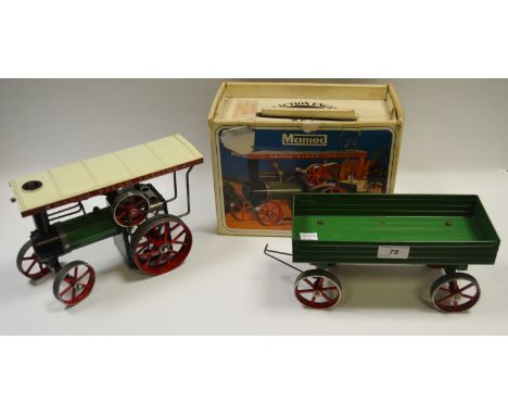 A Mamod Traction Engine, boxed; a Mamod hay cart (2)