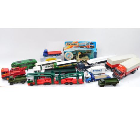 A Dinky Toys Guy flat truck 512, Matchbox Super Kings K-121 Peterbuilt wreck truck, and further die cast lorries, Stobart, et