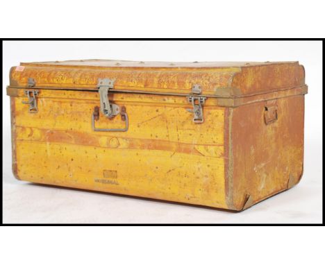 A stunning 19th century scrumble finish tin steamer trunk chest, brass lock to the front of the hinged lid. The lid opening t