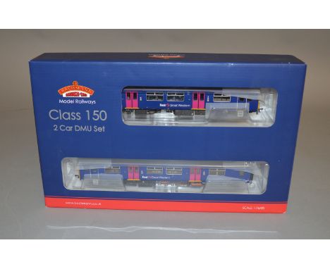 OO Gauge Bachmann Class 150 2 Car DMU Set Great Western, all appear VG boxed (1).