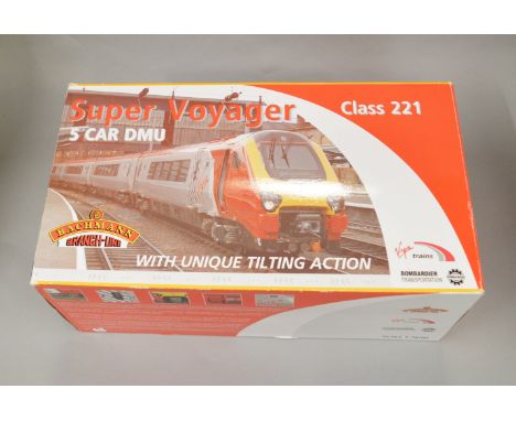 OO Gauge. A boxed Bachmann 32-626 Class 221 Virgin Super Voyager&nbsp; 5 car Tilt 'Louis Bleriot', appears VG boxed.