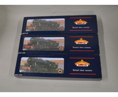 OO Gauge. 3 boxed Bachmann WD 2-8-0 Austerity Locomotives, 32-250, 32-253 WR '90312' BR black and 32-257 BR black '90015', al