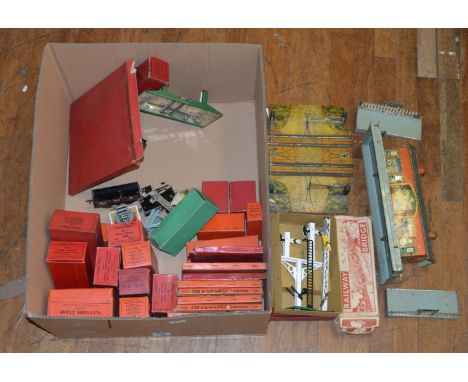 O Gauge. A good quantity of Rolling Stock and Accessories, mostly boxed and by Hornby, although does include a boxed Chad Val