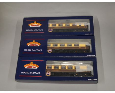 OO Gauge. 3 boxed Bachmann Pullman Coaches with lighting, 39-280, 39-290 and 39-310, all appear VG boxed. (3)