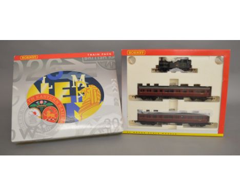 OO Gauge Train pack by Hornby, set number R 2173 part of the "Matched Train Series", which includes a Locomotive and 2 coache