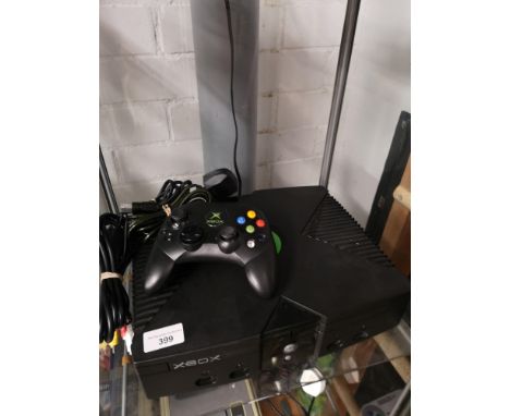 Xbox original console with controller. 