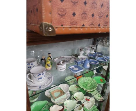 Shelf of wedgewood etc. 