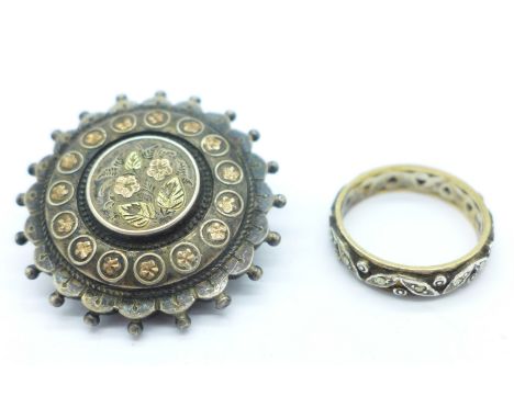 A Victorian brooch and a 9ct gold and silver ring, O