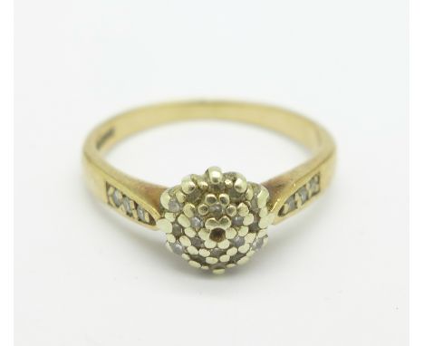 A 9ct gold ring, 2.1g, K