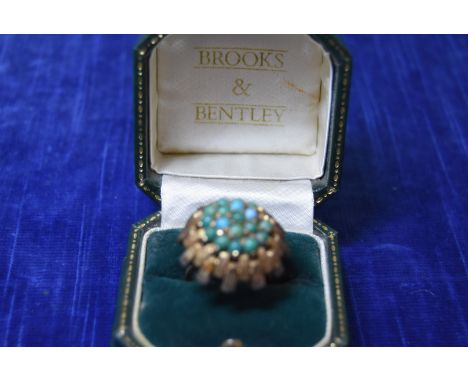 A 9ct gold turquoise ring, the retro style set with cabachons stones, ring size M 13 IMPORTANT! REGARDING CONDITION REPORTS: 