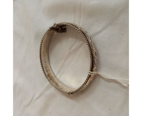 DECORATIVE SILVER BANGLE WITH GUARD CHAIN - B'HAM JS