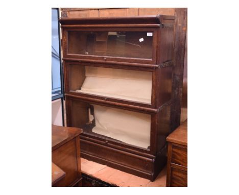 A Globe Wernicke oak bookcase, 87 cm wide   Condition report  Report by GHThe bookcase is made of oak as stated in the catalo