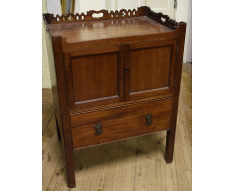 A 19th century mahogany tray top night commode, 61 cm wide