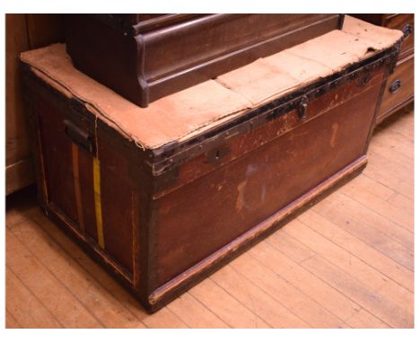 A metal bound painted trunk, 109 cm wide, an open bookcase, a display cabinet and a book trough (4)