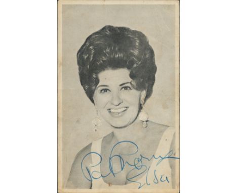 Pat Phoenix signed vintage 6x4 inch black and white photo. Good Condition. All autographs come with a Certificate of Authenti