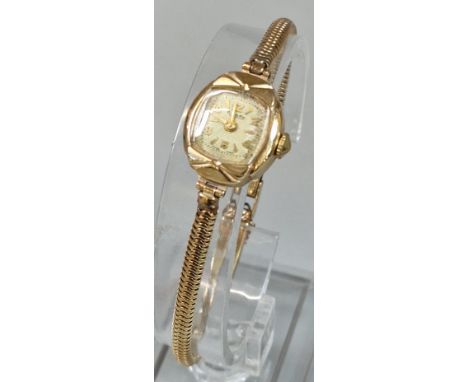 9ct gold Rotary ladies' bracelet wristwatch. Total weight 14g approx.  (B.P. 21% + VAT)