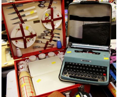 OLIVETTA 'RETRO' TYPEWRITER &amp; Brexton picnic hamper complete