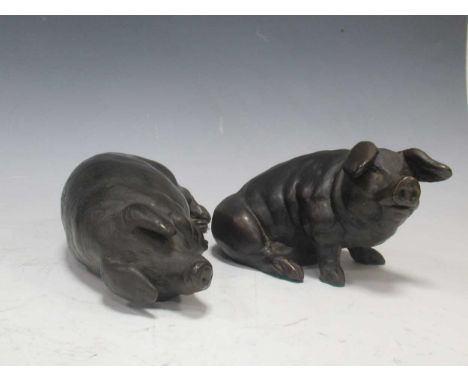 David Selby, two bronzed model pigs, (one signed), 15 and 20cms long (2)
