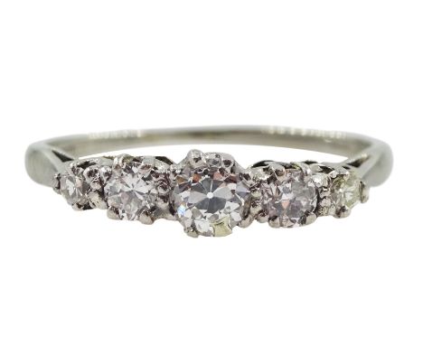 18ct white gold graduating five stone diamond ring