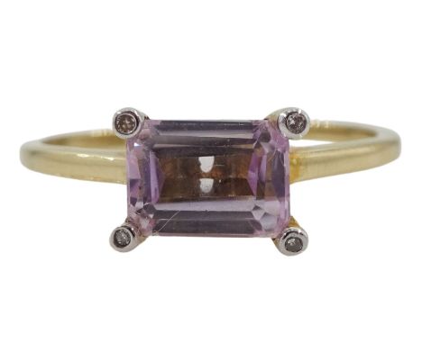 9ct gold kunzite ring, each corner set with a diamond chip, hallmarked