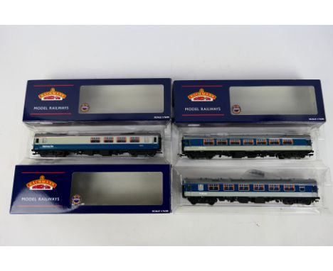 Bachmann - 3 x boxed OO gauge MK1 Pullman coaches with lighting, Parlour First # 39-291, Parlour Second # 39-311 and Pullman 