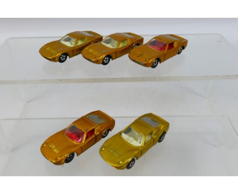 Matchbox Superfast - Five unboxed Matchbox Superfast MB33a Lamborghini Miura. The lot includes variations with light metallic