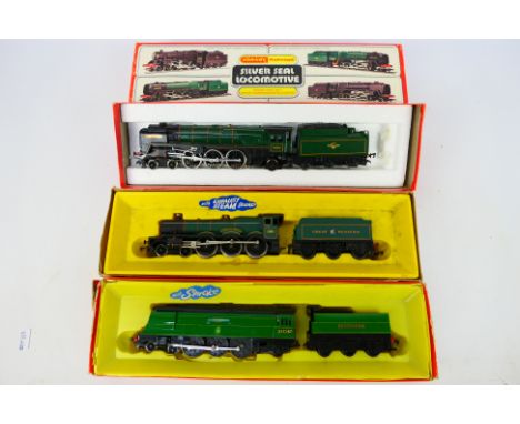 Hornby - Three boxed OO gauge steam locomotives and tenders from Hornby. Lot consists of Hornby R552 Britannia Class 4-6-2 'O