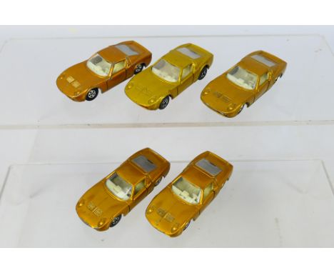 Matchbox Superfast - Five unboxed Matchbox Superfast MB33a Lamborghini Miura. The lot includes variations with light metallic