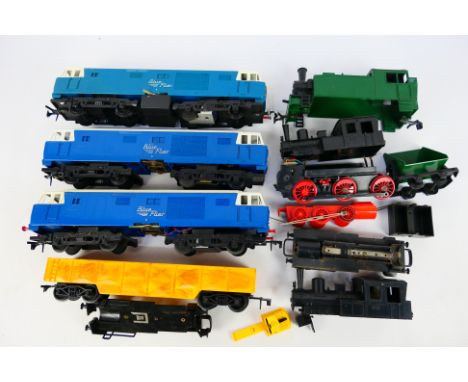 Tri-ang - Other -A group of unboxed O gauge items, including three Tri-ang Blue Flier Hymek Diesel locomotives; a Tri-ang RV2