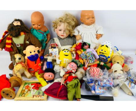Pelham Puppets - Effe - Others - A collection of vintage and modern soft toys, dolls, puppets novelty items and similar. Lot 