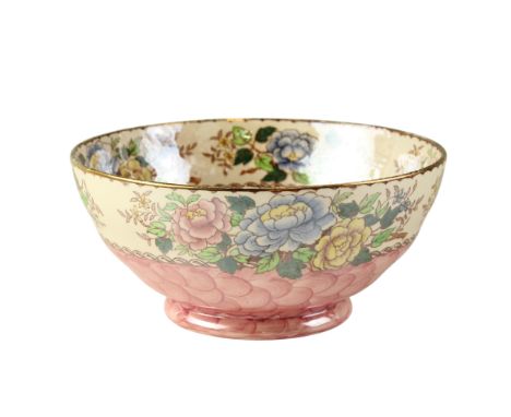 A 1950s Maling "Peony Rose" rose waved lustreware bowl, pattern 6562, 21.5 cm