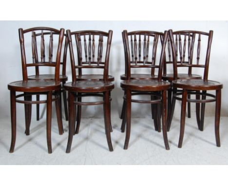 Michael Thonet - A set of eight vintage retro early 20th century circa 1920’s Thonet bentwood cafe / bistro dining chairs. Th