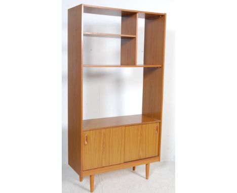 Schreiber - British Modern Design - A retro vintage 1970s free standing wall unit / room divider having fronted shelves to th